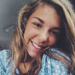 Meet your Posher, Carly